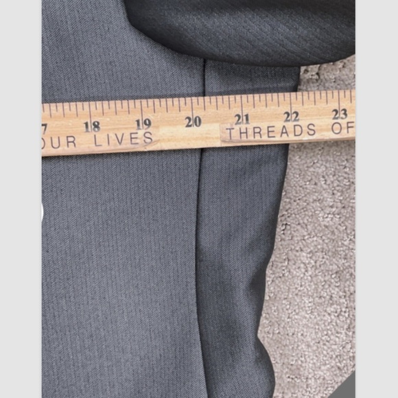 Mens 2pc Calvin Klein suit grey silver 42L excellent condition - Picture 6 of 16